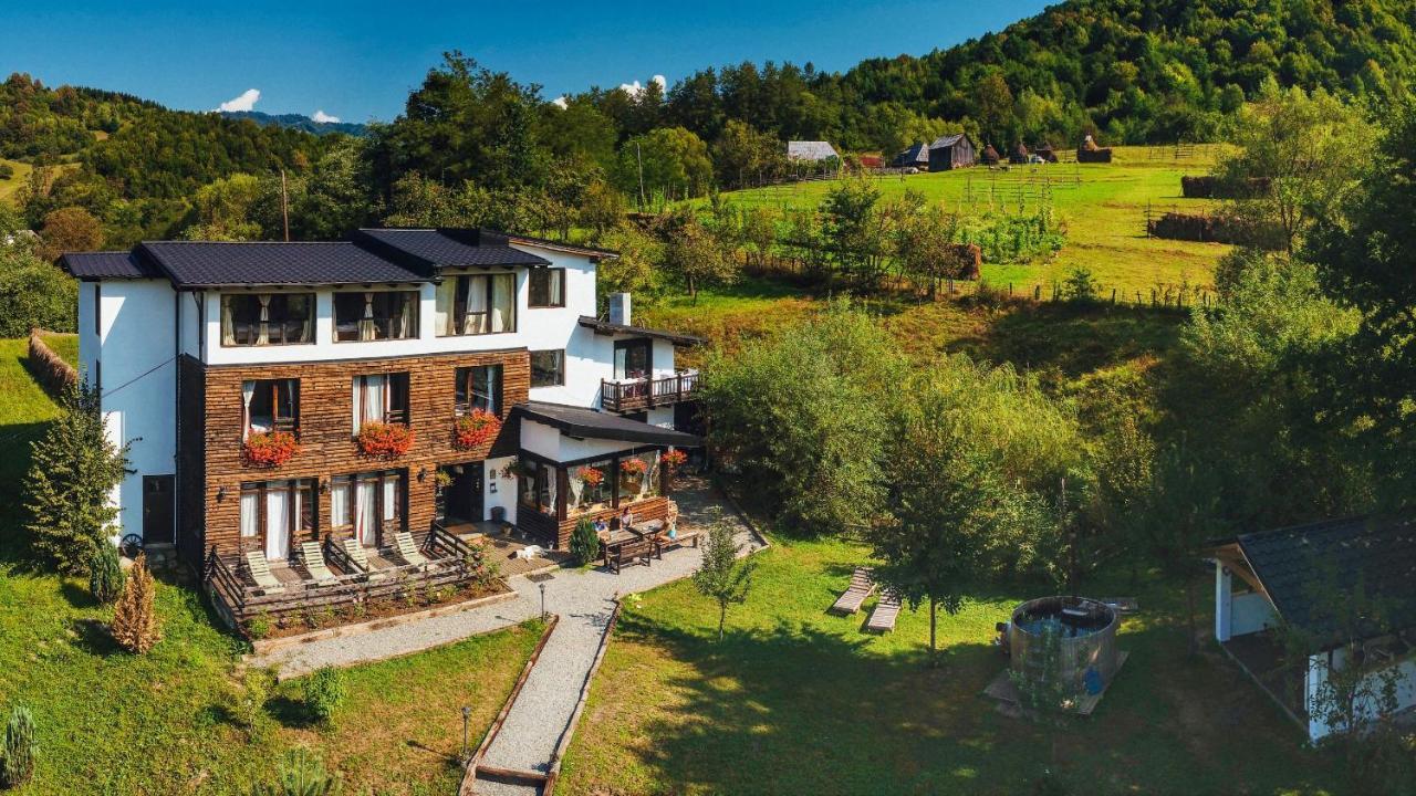 Talhaus Hotel Vişeu de Sus Buitenkant foto