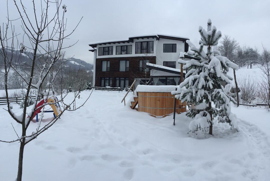 Talhaus Hotel Vişeu de Sus Buitenkant foto