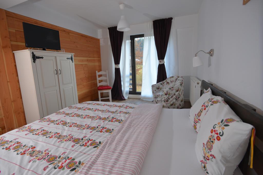 Talhaus Hotel Vişeu de Sus Buitenkant foto